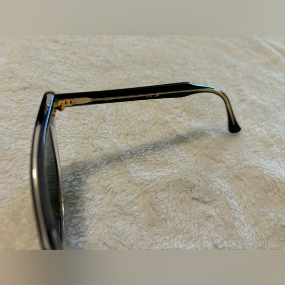 Ray-bans - Picture 2 of 5